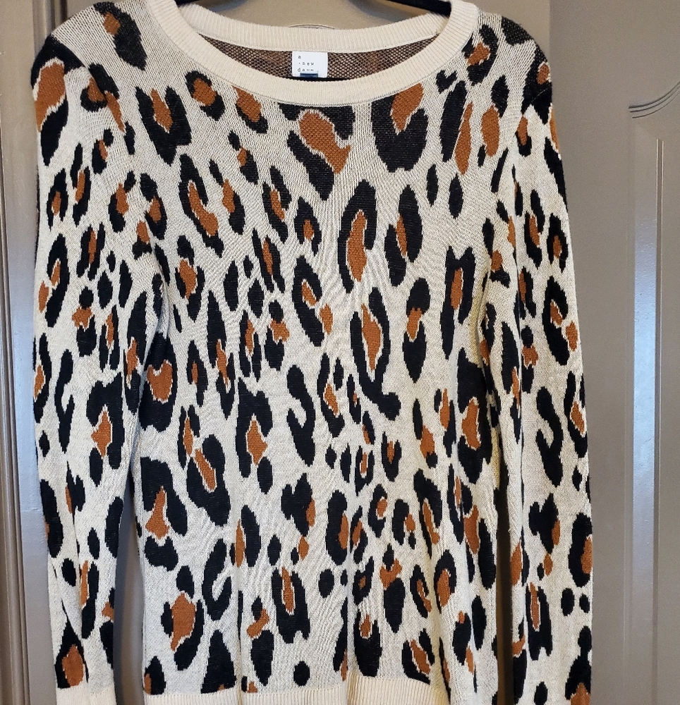 A new Day medium leopard sweater
